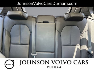2023 Volvo XC40 B5 Plus Dark Theme