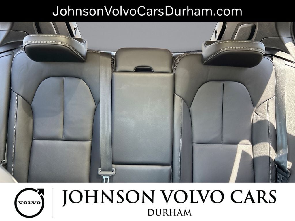 2023 Volvo XC40 B5 Plus Dark Theme
