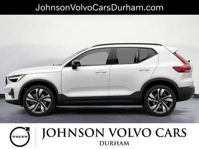 2023 Volvo XC40 B5 Plus Dark Theme