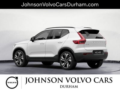 2023 Volvo XC40 B5 Plus Dark Theme