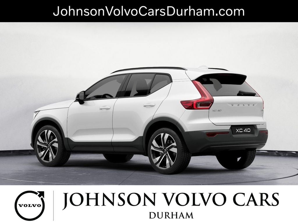 2023 Volvo XC40 B5 Plus Dark Theme