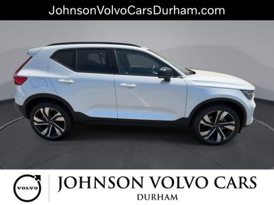 2023 Volvo XC40 B5 Plus Dark Theme