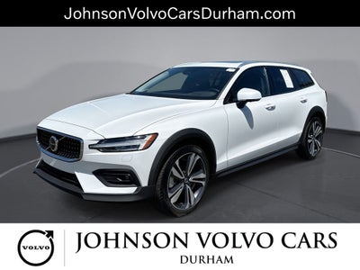 2025 Volvo V60 Cross Country B5 Plus