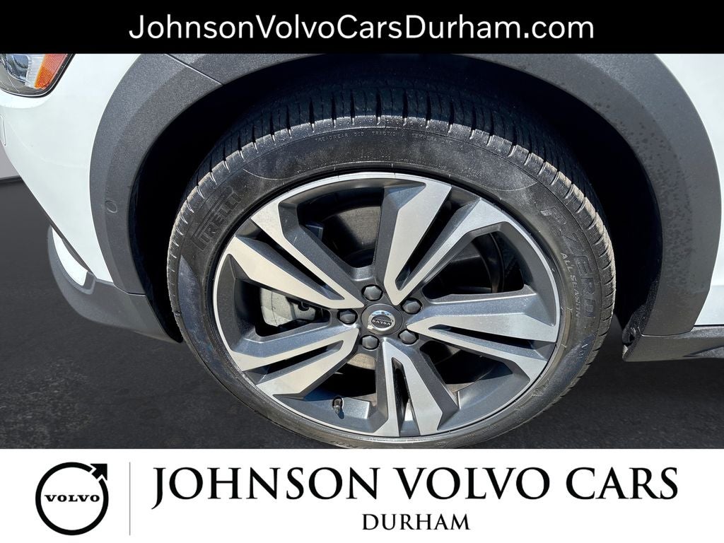 2025 Volvo V60 Cross Country B5 Plus