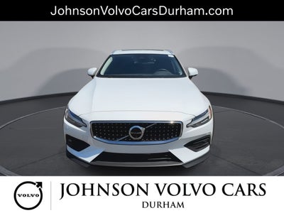 2025 Volvo V60 Cross Country B5 Plus