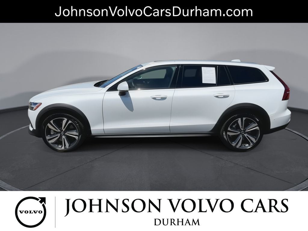 2025 Volvo V60 Cross Country B5 Plus