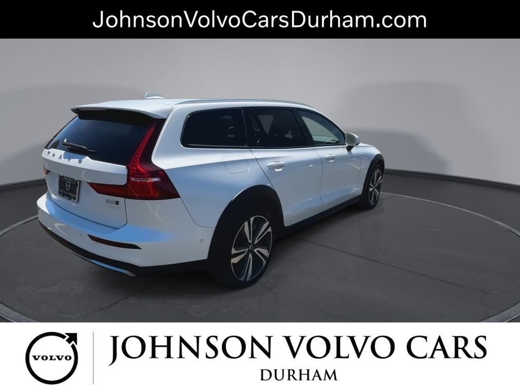 2025 Volvo V60 Cross Country B5 Plus