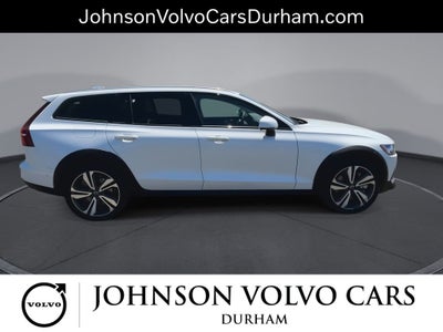 2025 Volvo V60 Cross Country B5 Plus