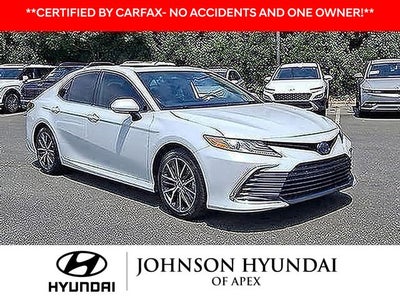 2022 Toyota Camry Hybrid XLE