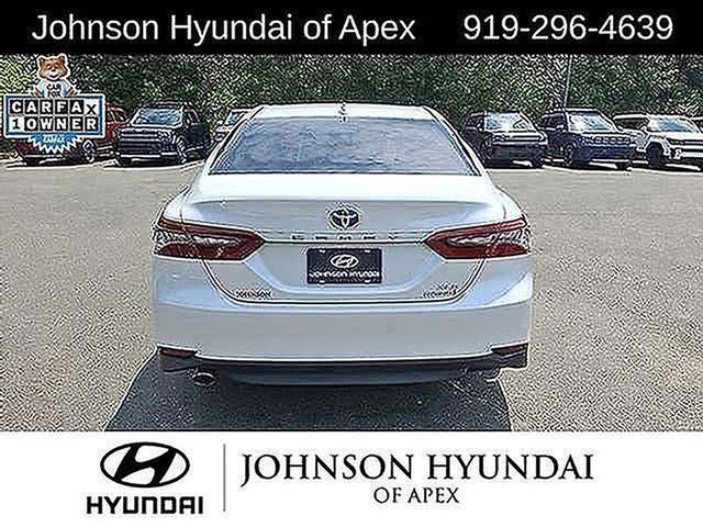 2022 Toyota Camry Hybrid XLE