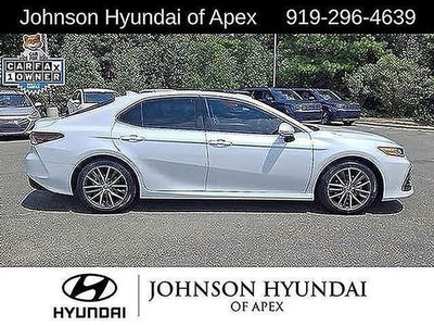 2022 Toyota Camry Hybrid XLE