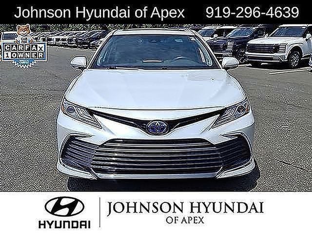 2022 Toyota Camry Hybrid XLE