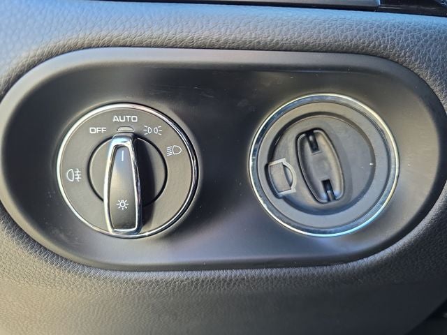 2020 Porsche Macan Base