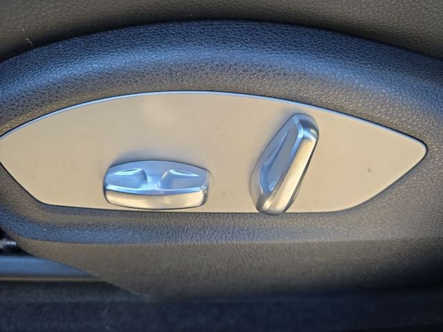 2020 Porsche Macan Base