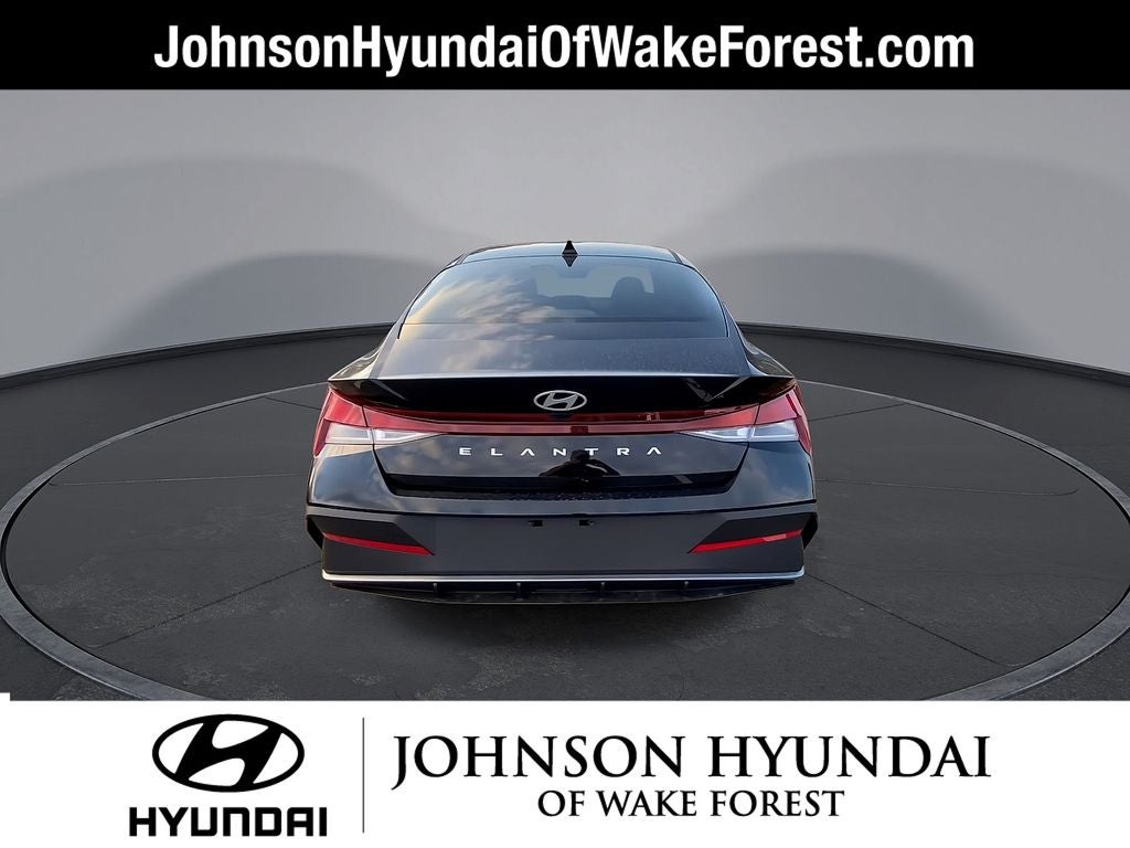 2025 Hyundai Elantra SE