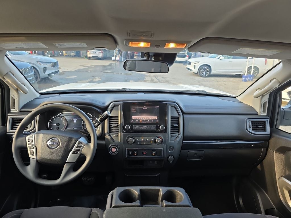 2022 Nissan Titan SV