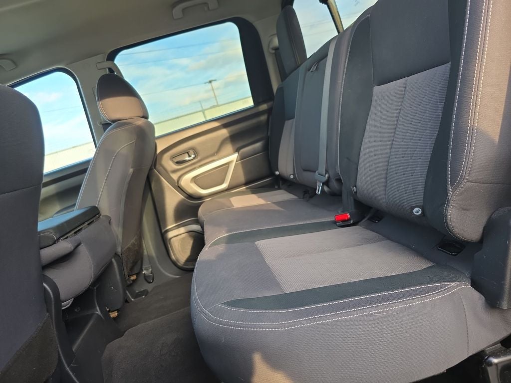 2022 Nissan Titan SV