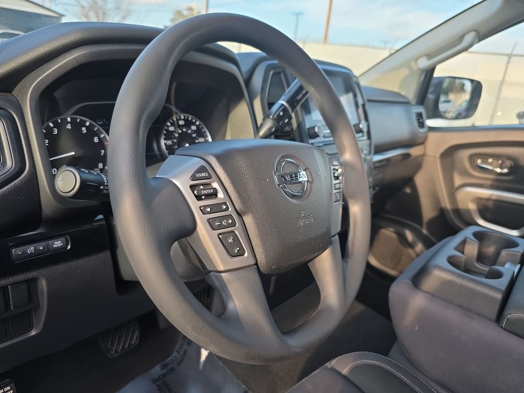 2022 Nissan Titan SV