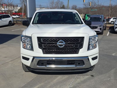 2022 Nissan Titan SV