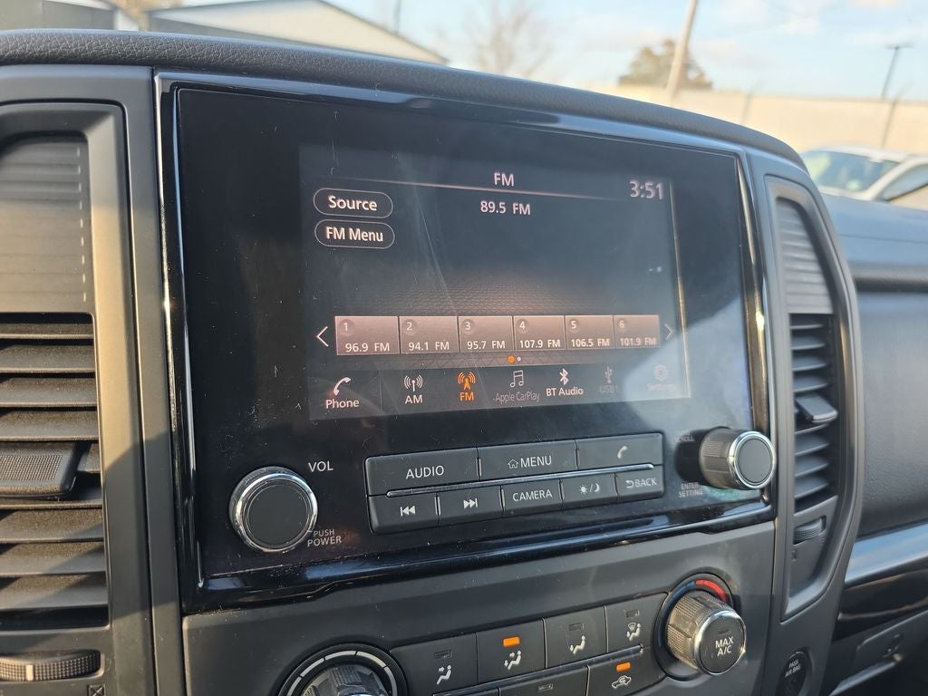 2022 Nissan Titan SV