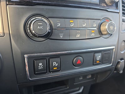 2022 Nissan Titan SV