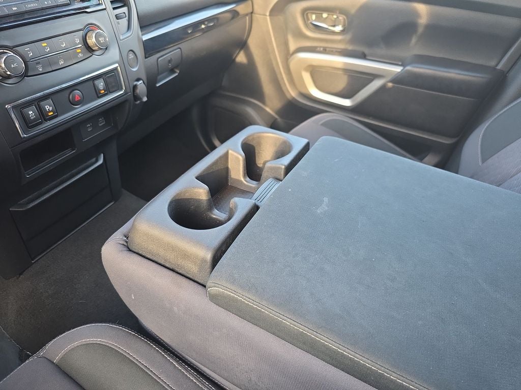 2022 Nissan Titan SV