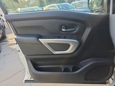 2022 Nissan Titan SV