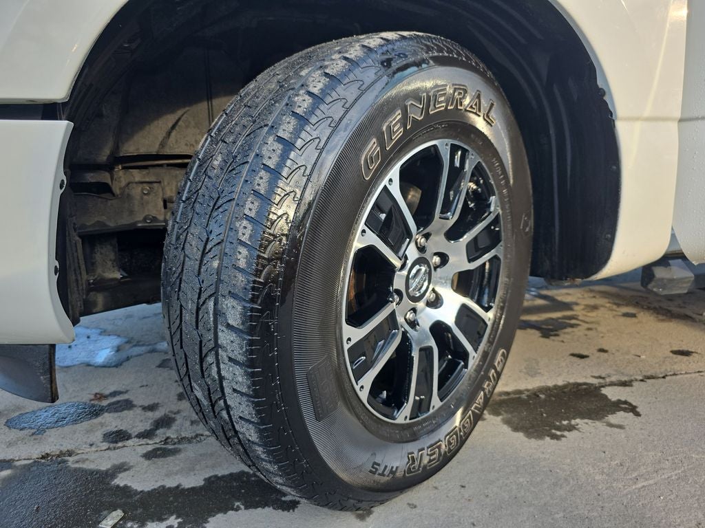 2022 Nissan Titan SV