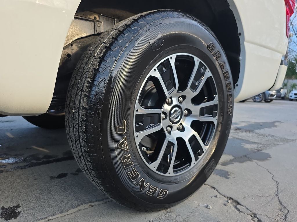 2022 Nissan Titan SV