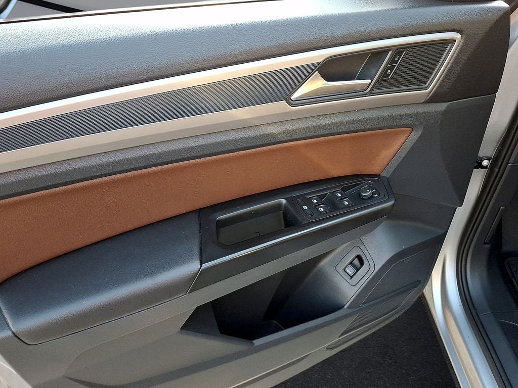 2021 Volkswagen Atlas 3.6L V6 SE w/Technology R-Line