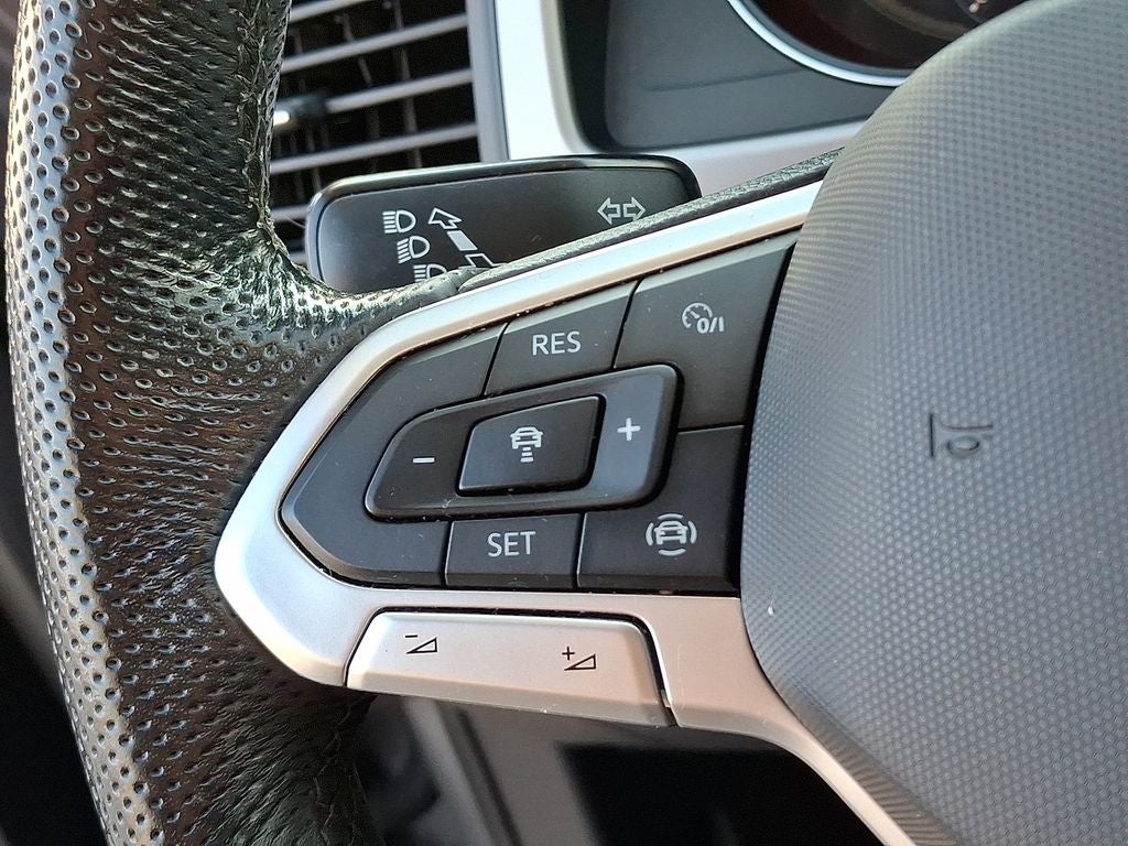 2021 Volkswagen Atlas 3.6L V6 SE w/Technology R-Line