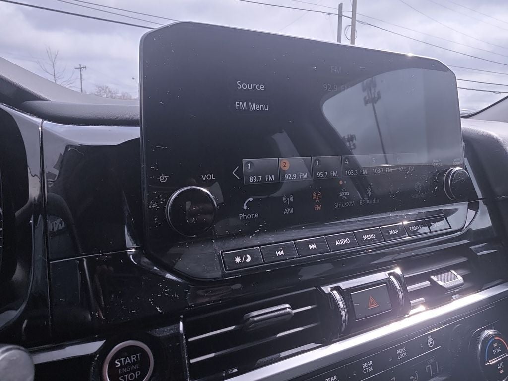 2023 Nissan Pathfinder SL