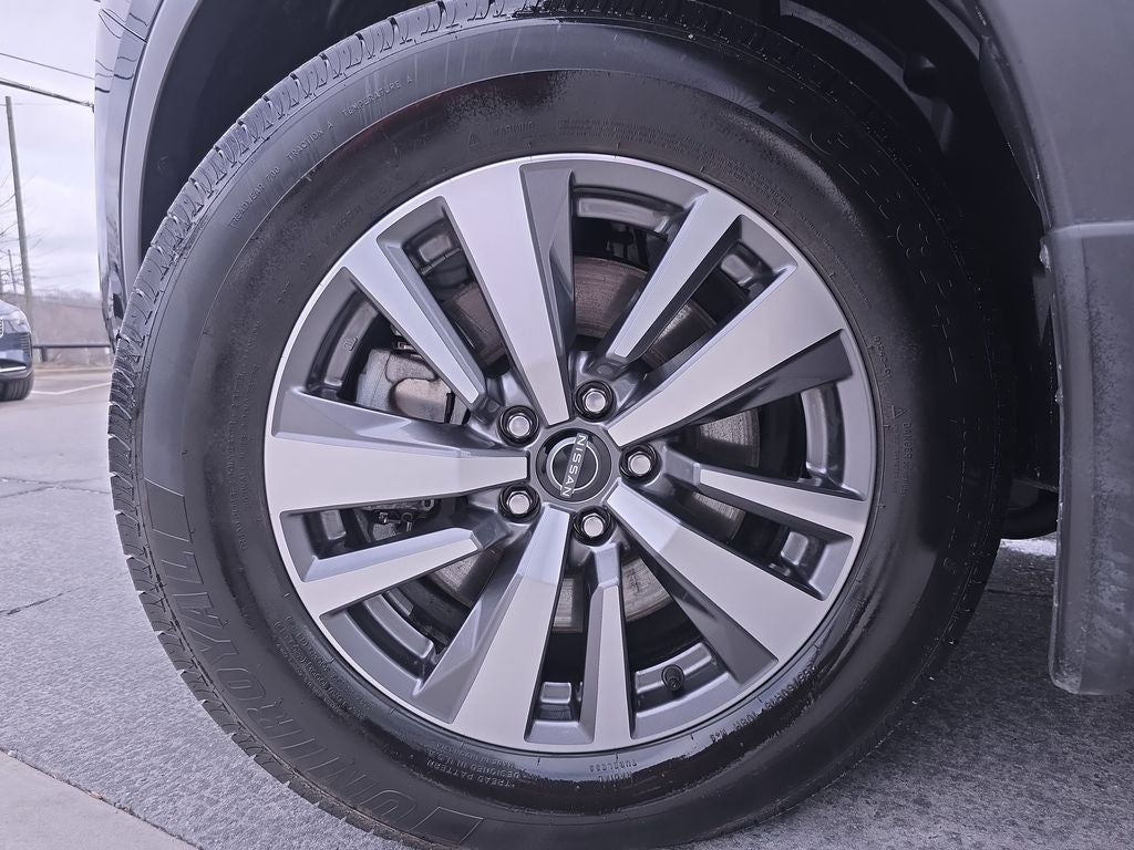 2023 Nissan Pathfinder SL