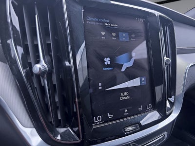 2022 Volvo S60 Recharge Plug-In Hybrid T8 R-Design