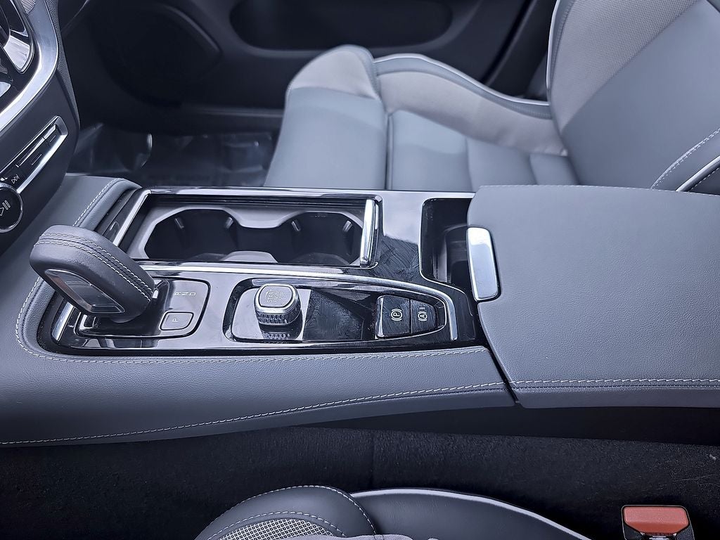2022 Volvo S60 Recharge Plug-In Hybrid T8 R-Design
