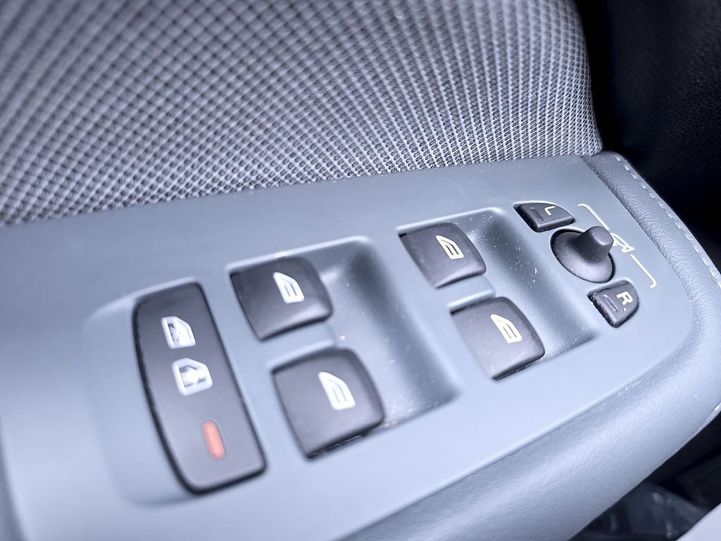 2022 Volvo S60 Recharge Plug-In Hybrid T8 R-Design