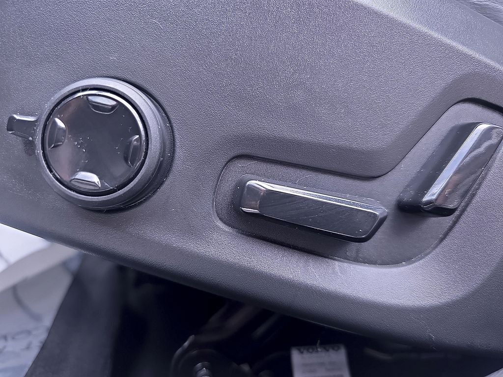 2022 Volvo S60 Recharge Plug-In Hybrid T8 R-Design