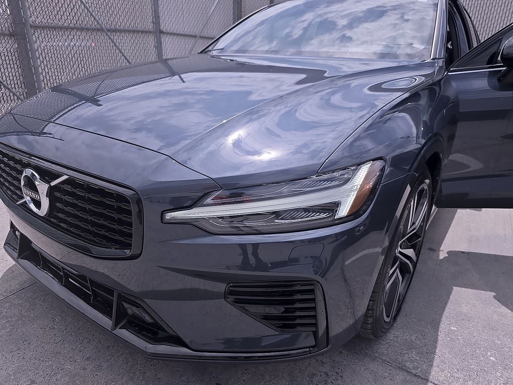2022 Volvo S60 Recharge Plug-In Hybrid T8 R-Design