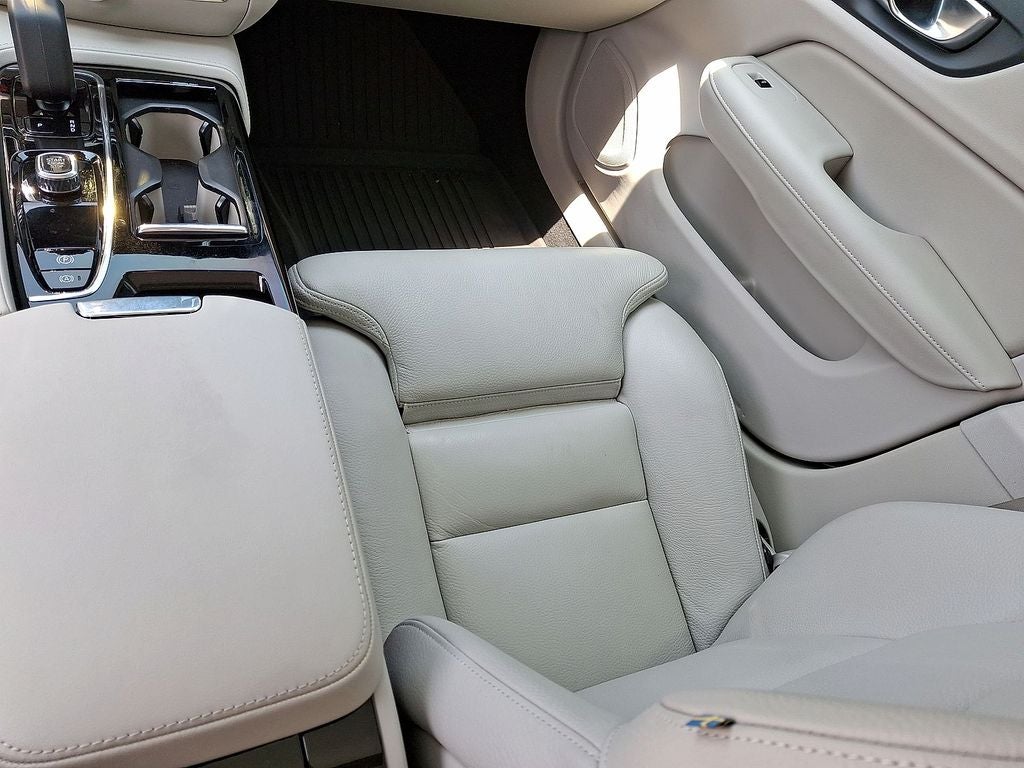 2025 Volvo S60 Plug-In Hybrid T8 Ultra