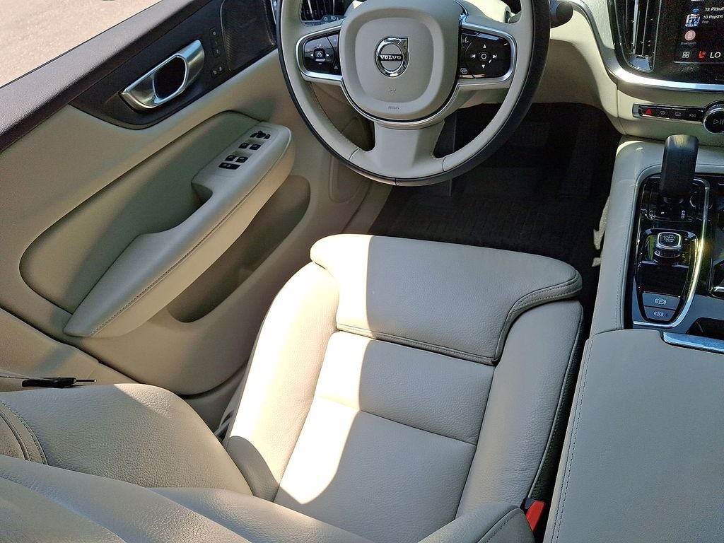 2025 Volvo S60 Plug-In Hybrid T8 Ultra