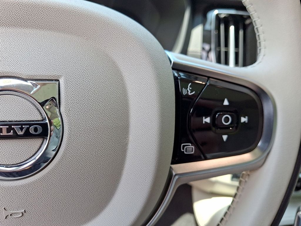 2025 Volvo S60 Plug-In Hybrid T8 Ultra