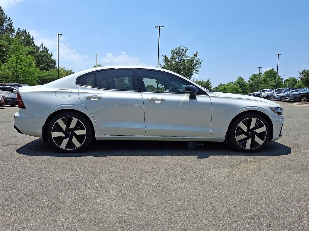 2025 Volvo S60 Plug-In Hybrid T8 Ultra