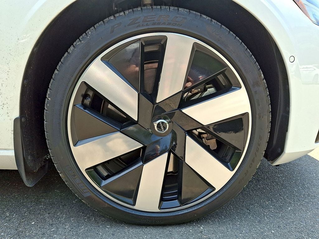 2025 Volvo S60 Plug-In Hybrid T8 Ultra