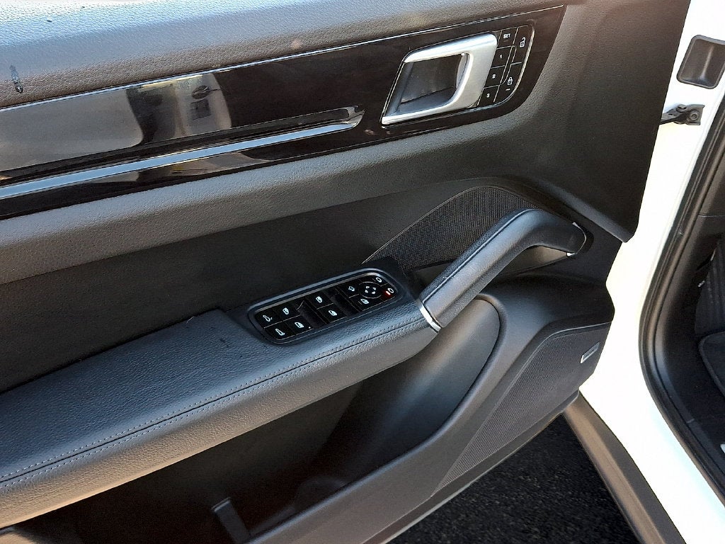 2021 Porsche Cayenne Base
