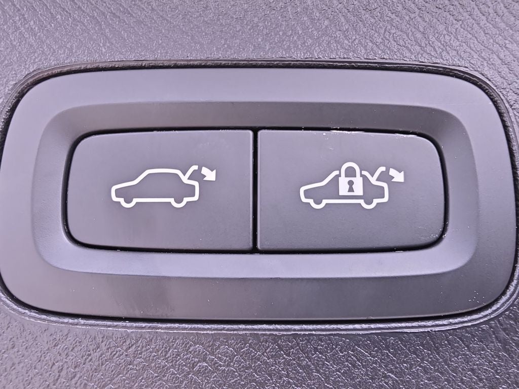 2023 Volvo XC90 B6 Plus 6-Seater