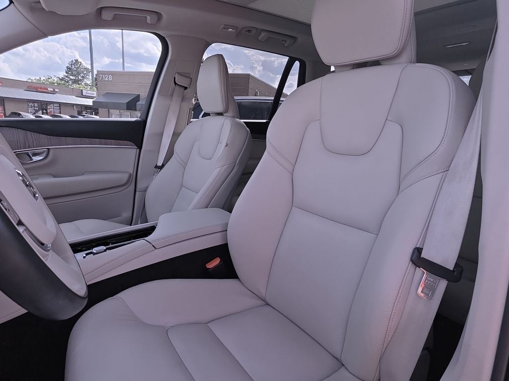 2023 Volvo XC90 B6 Plus 6-Seater