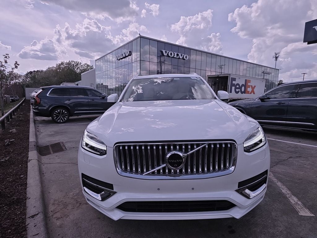 2023 Volvo XC90 B6 Plus 6-Seater
