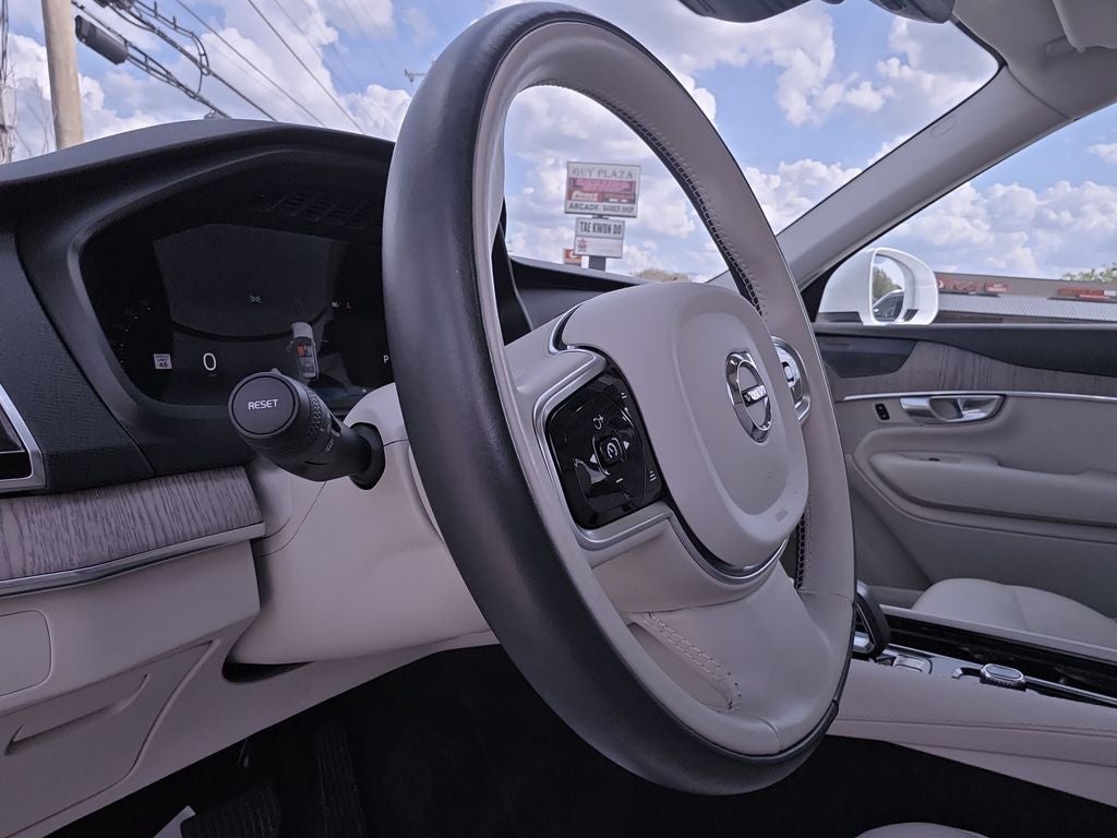 2023 Volvo XC90 B6 Plus 6-Seater