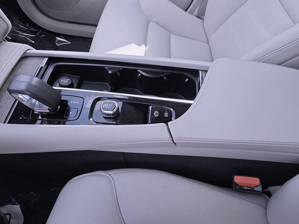 2023 Volvo XC90 B6 Plus 6-Seater