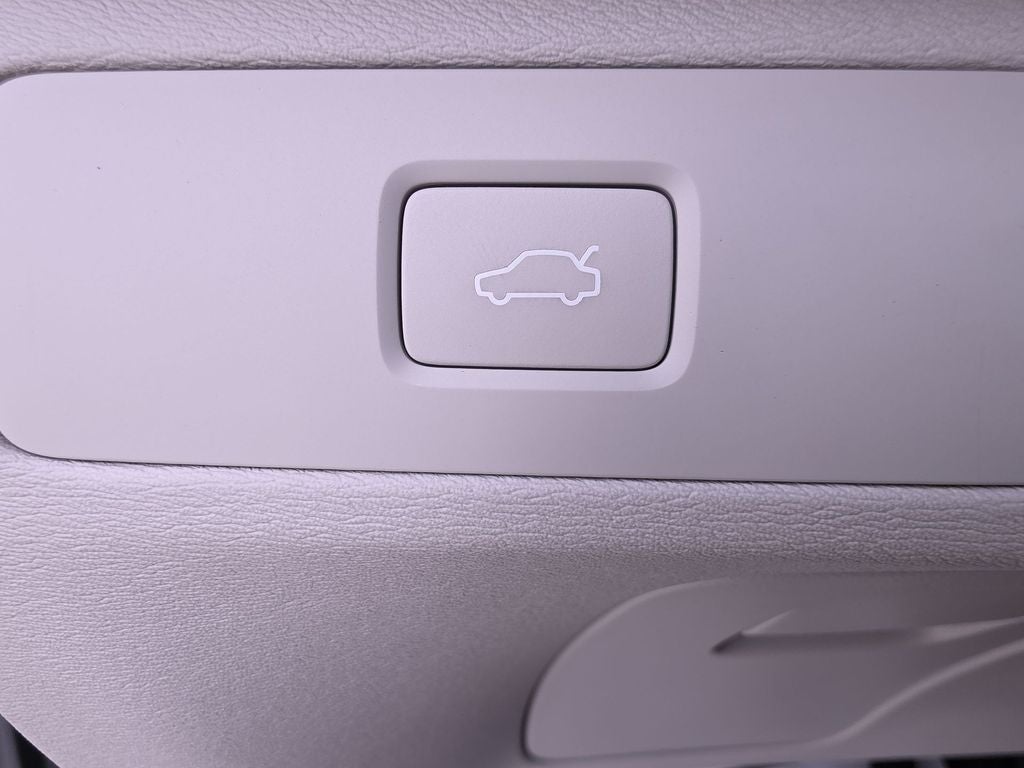 2023 Volvo XC90 B6 Plus 6-Seater